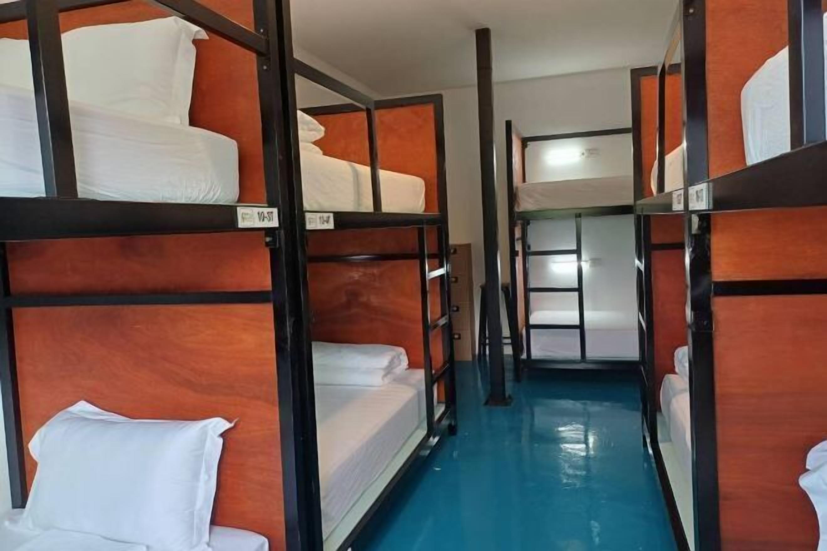 Edredons de pluma, espaço de trabalho para notebook, Wi-Fi de cortesia