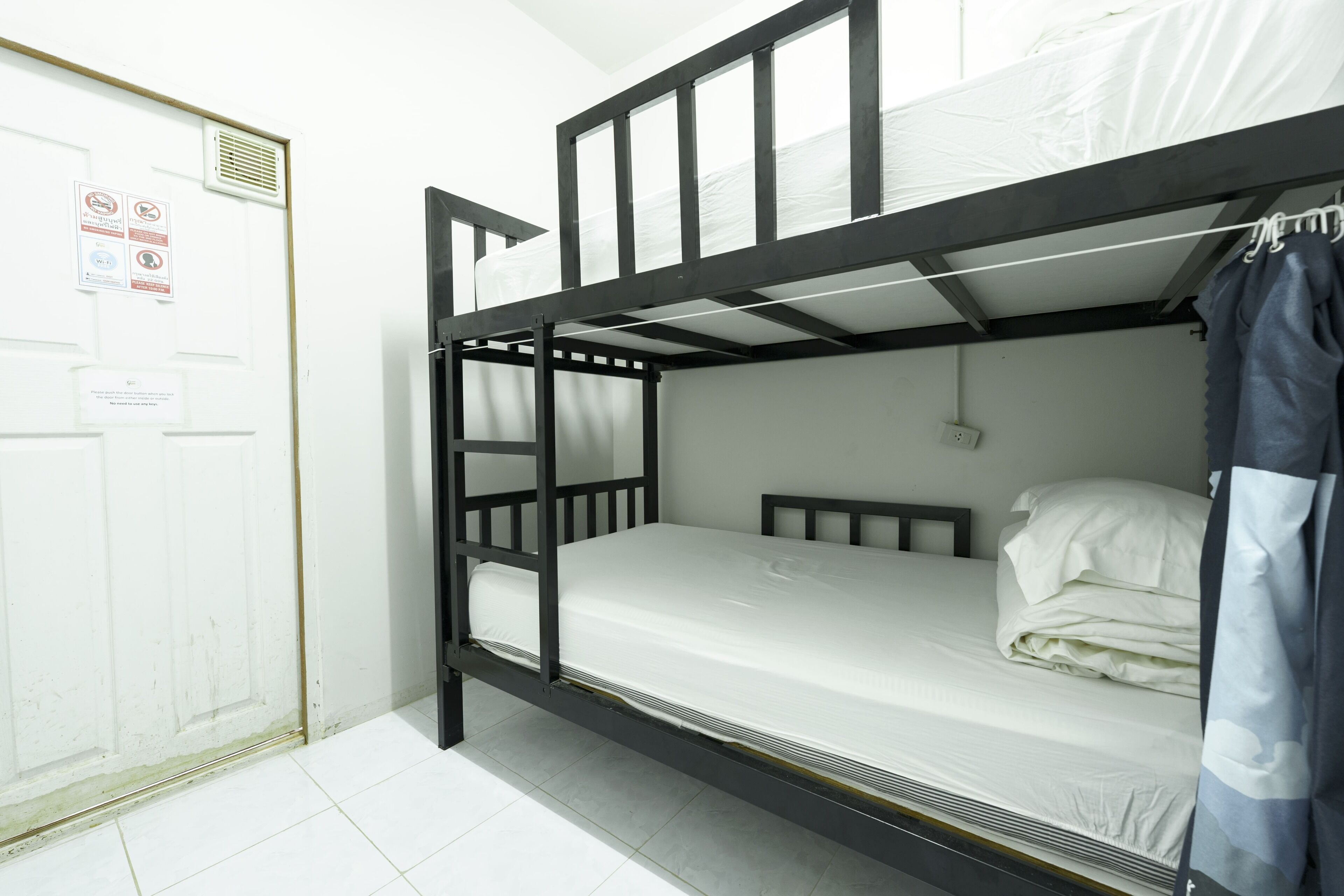 Private room for 2 people(shared toilet) | ผ้านวมขนเป็ด, พื้นที่ทำงานแบบใช้แล็ปท็อป, Wi-Fi ฟรี