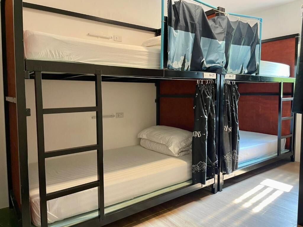 Economy Κρεβάτι Ξενώνα, Μόνο για γυναίκες, Μη Καπνιστών, Θέα στον Κήπο | Πουπουλένια παπλώματα, χώρος εργασίας για λάπτοπ, δωρεάν Wi-Fi 