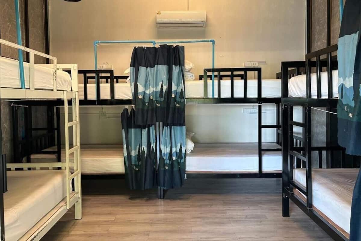 Economy Shared Dormitory, Mixed Dorm, Non Smoking, Garden View | Down duvets, laptop workspace, free WiFi