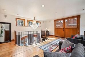 Interior - Pine St Loft Unit #2 (Sisters)