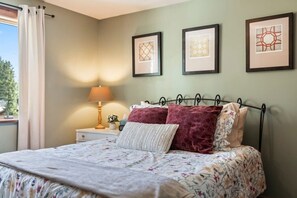 4 chambres, fer et planche à repasser, Wi-Fi gratuit, draps fournis