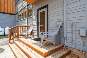 Terrace/patio - Retreat for reunions, friends, family & business (Sisters)