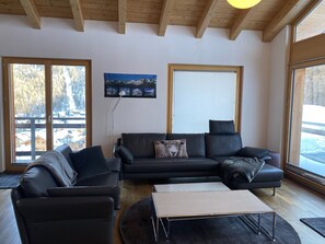 Televisor i llar de foc