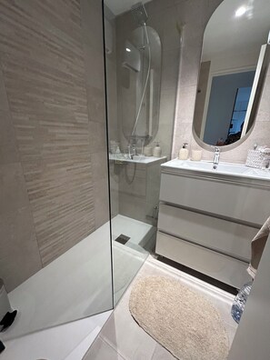 Hair dryer - CAP ESTEREL Upscale garden apartment with golf view (Saint-Raphaël)