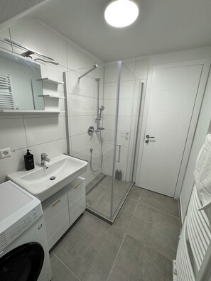 Superior Condo | Bathroom shower