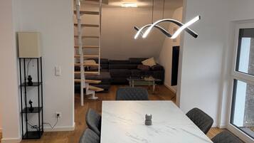 Maisonette, Mehrere Betten | Allergikerbettwaren, individuell eingerichtet, Schreibtisch