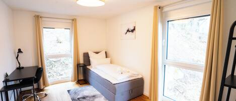 Premium-lejlighed - 3 soveværelser | 1 soveværelse, individuel indretning, skrivebord