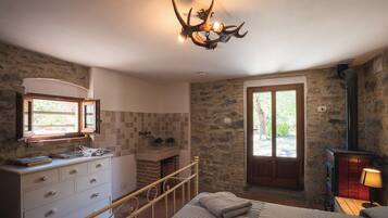 5 chambres, fer et planche Ă repasser, Wi-Fi, draps fournis