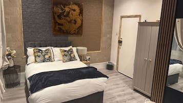 Superior Room, City View | In-room safe, desk, laptop workspace, blackout curtains