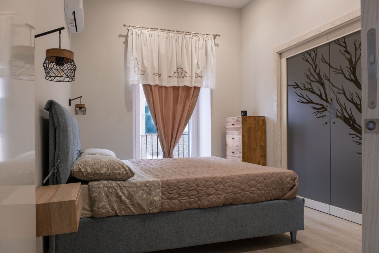 1 bedroom, iron/ironing board, travel crib, WiFi