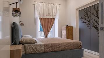 1 bedroom, iron/ironing board, travel crib, WiFi