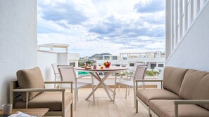 Outdoor dining - SUNNY HILLS mediterranean style apartment (Finestrat)