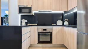 Micro-ondas, fogão, cooktop, lava-louças