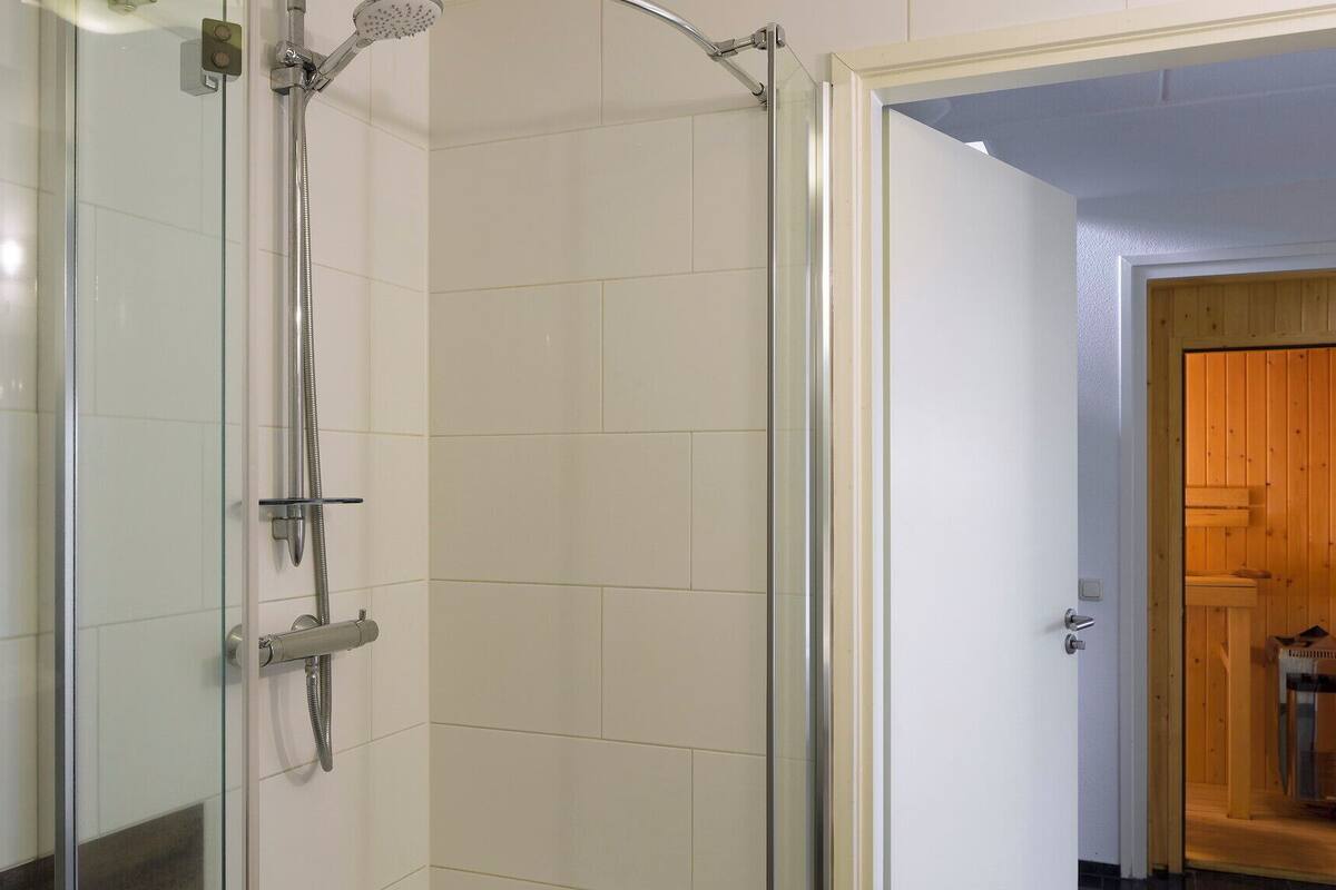 Huvila (Goudplevier Wellness Plus 8) | Kylpyhuone
