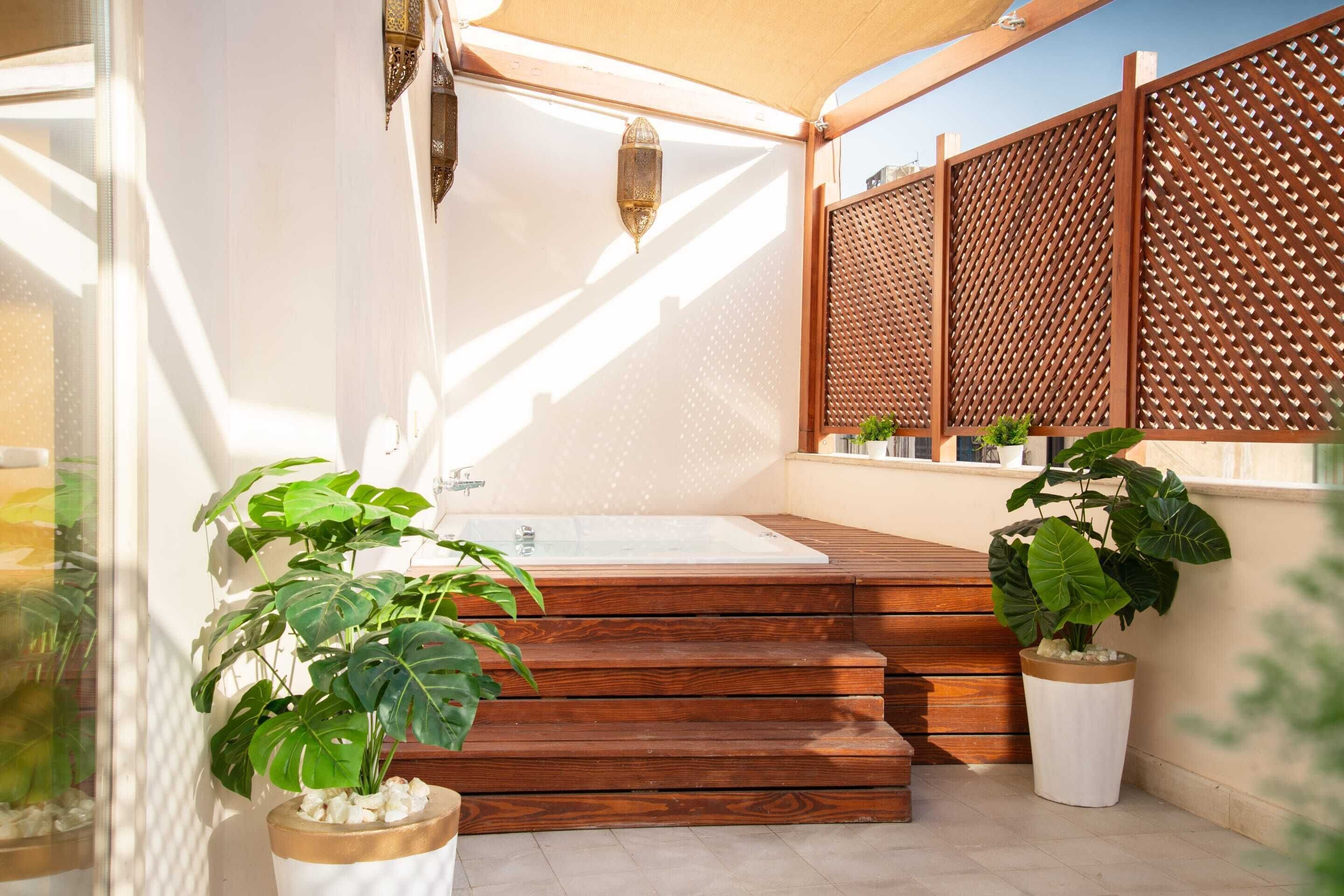 ベーシック スタジオ | 屋内スパ浴槽