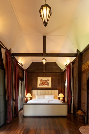 Premium bedding, laptop workspace, blackout curtains, free WiFi - Akara House Sukhothai (Si Satchanalai)