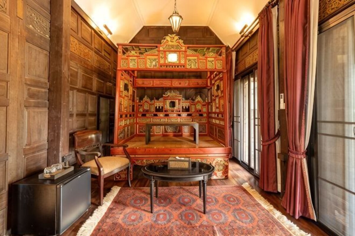 Si Satchanalai Room