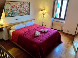 1 bedroom, iron/ironing board, travel cot, WiFi
