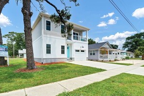 Exterior - The Beacon, Steps From The Beach (Carolina Beach)