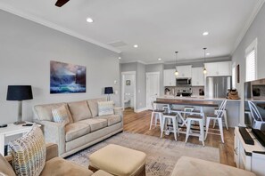 TV - The Beacon, Steps From The Beach (Carolina Beach)