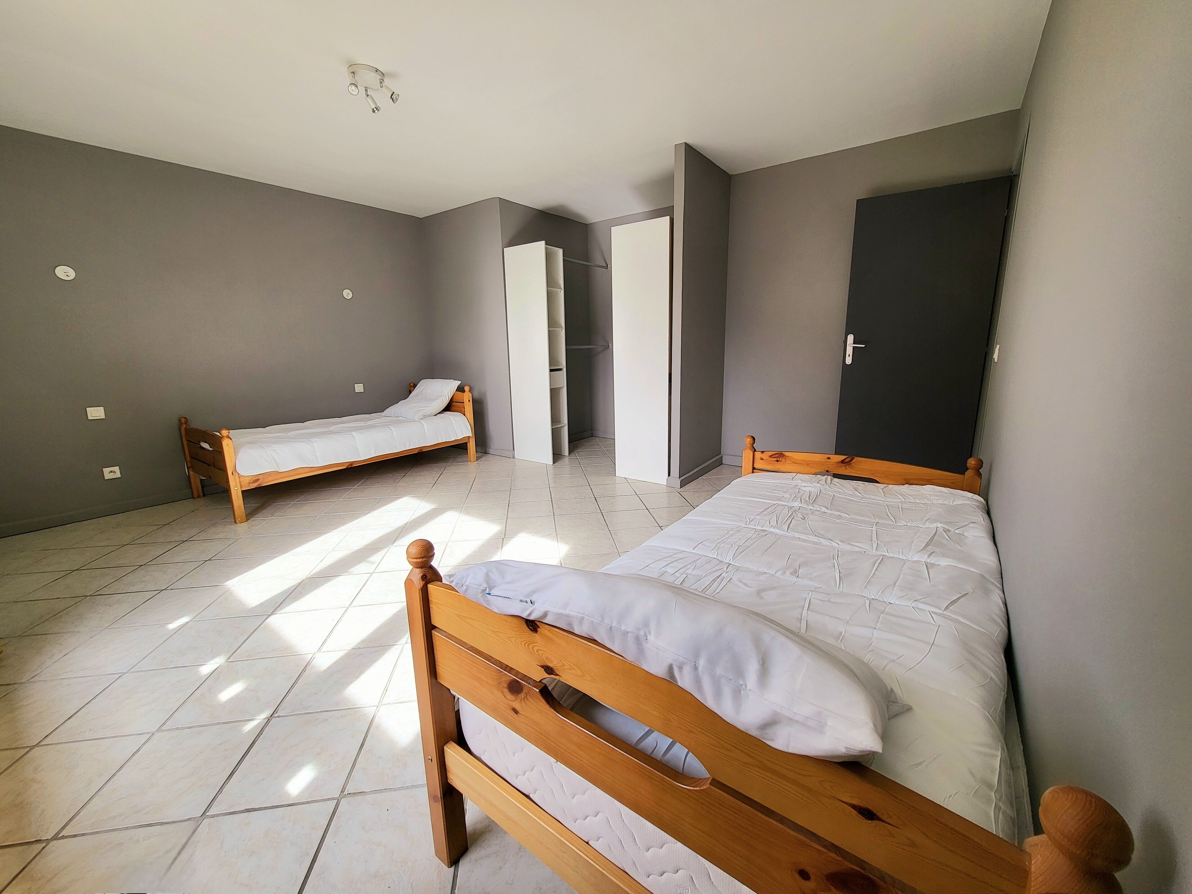 2 habitaciones, cuna de viaje y wifi gratis 