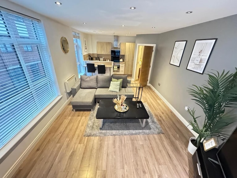 Two Bedroom Luxury Apartment Birmingham City Centre Sleeps 6 Guests 2 Bathrooms - Birmingham