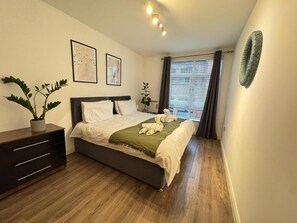 2 chambres, fer et planche à repasser, Wi-Fi, draps fournis