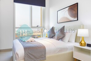 1 slaapkamer, een kluis op de kamer, een strijkplank/strijkijzer