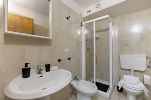 Apartment | 2 bedrooms - The Harbor Old House (Riva del Garda)
