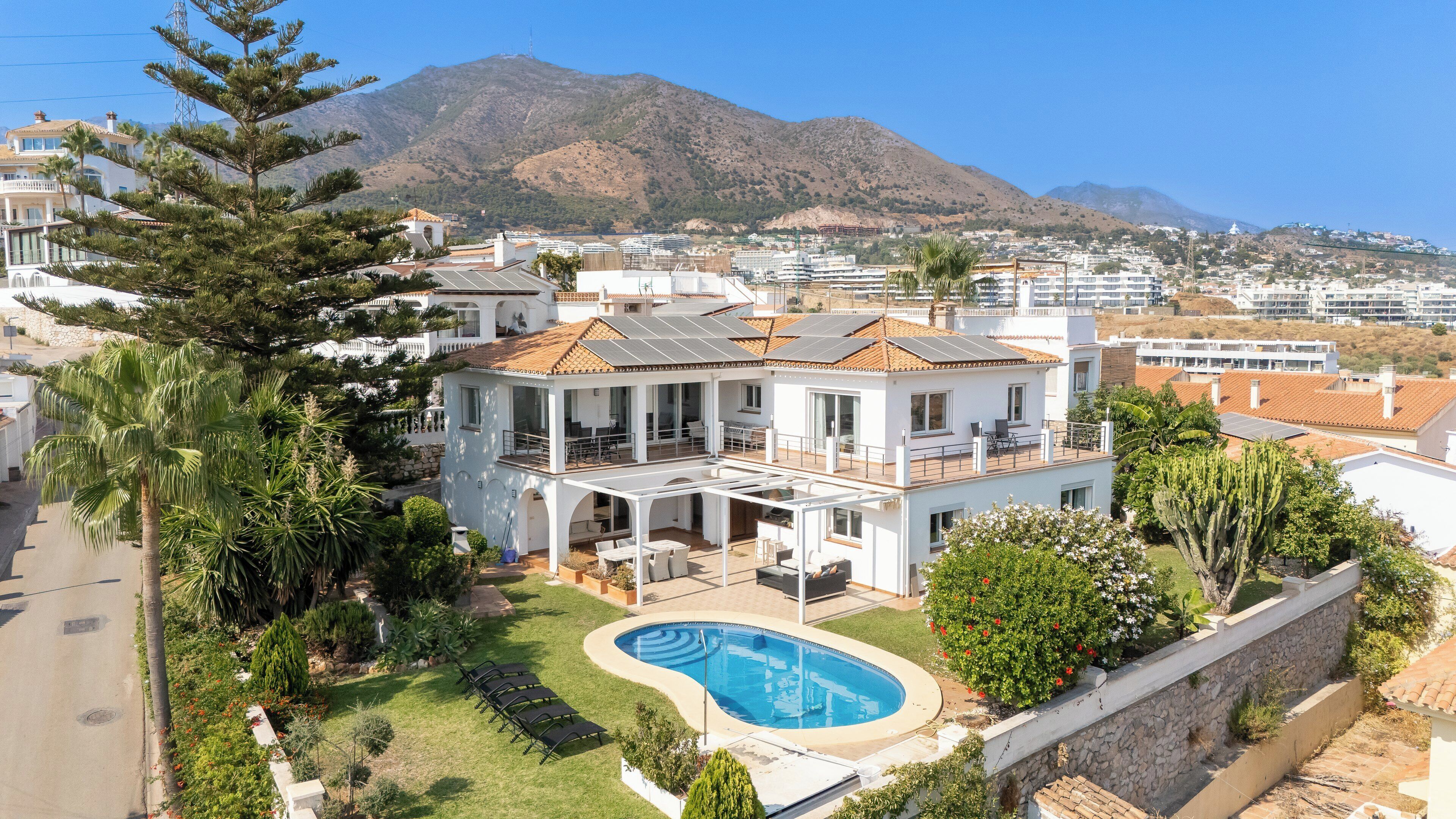Photo - Spacious 3BR Villa with Private Pool and Sea Views