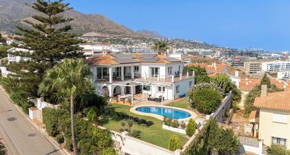 Spacious 3BR Villa with pool and views