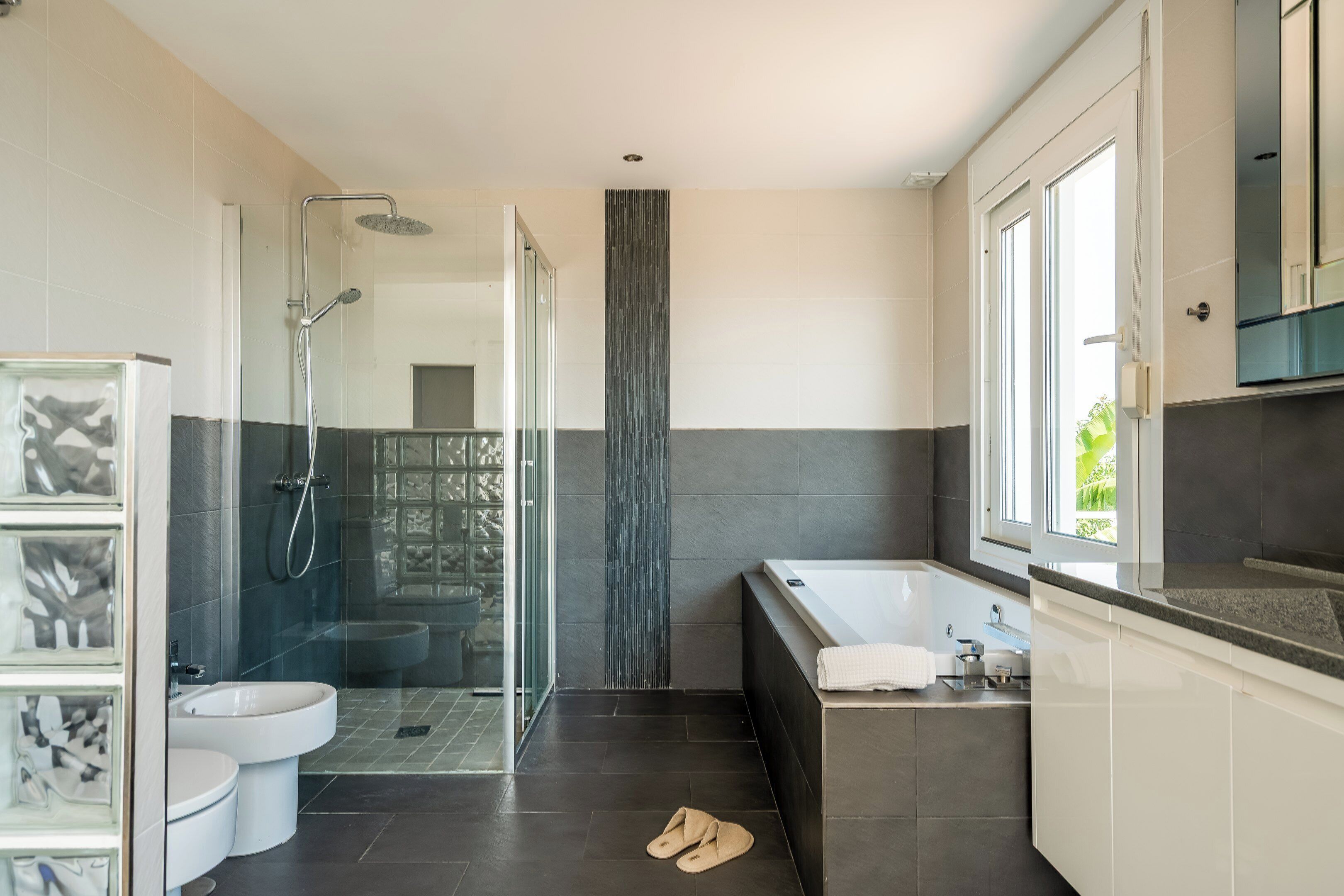 Foto - Spacious 3BR Villa with Private Pool and Sea Views