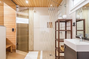 Villa, Sea View | Bathroom - Spacious 3BR Villa with pool and views (Fuengirola)