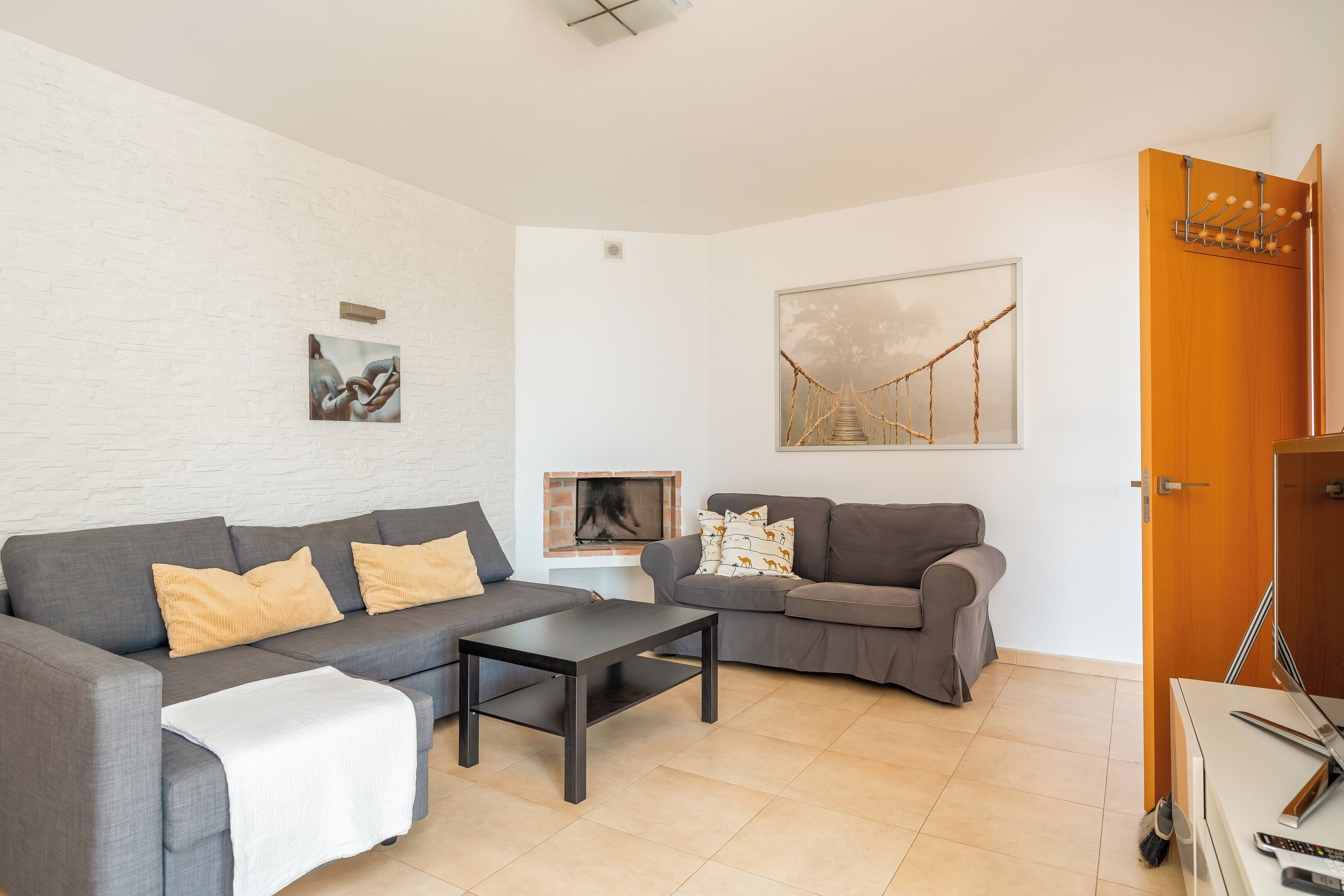 Photo - Spacious 3BR Villa with Private Pool and Sea Views