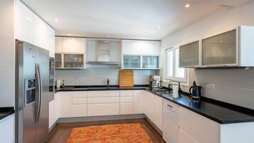 Villa, Sea View | Private kitchen | Full-size fridge, microwave, oven, stovetop