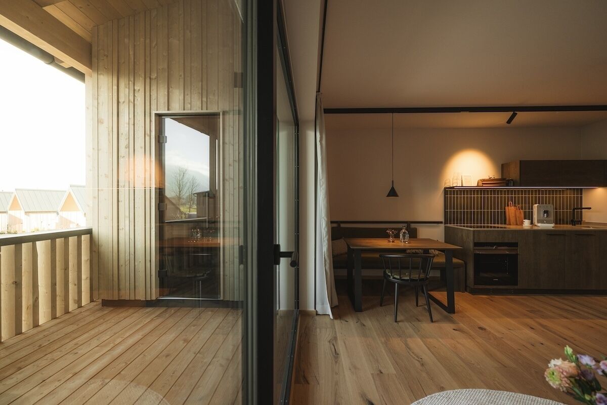 Suite – standard, balkong | Minibarvarer (inkludert), safe på rommet og blendingsgardiner