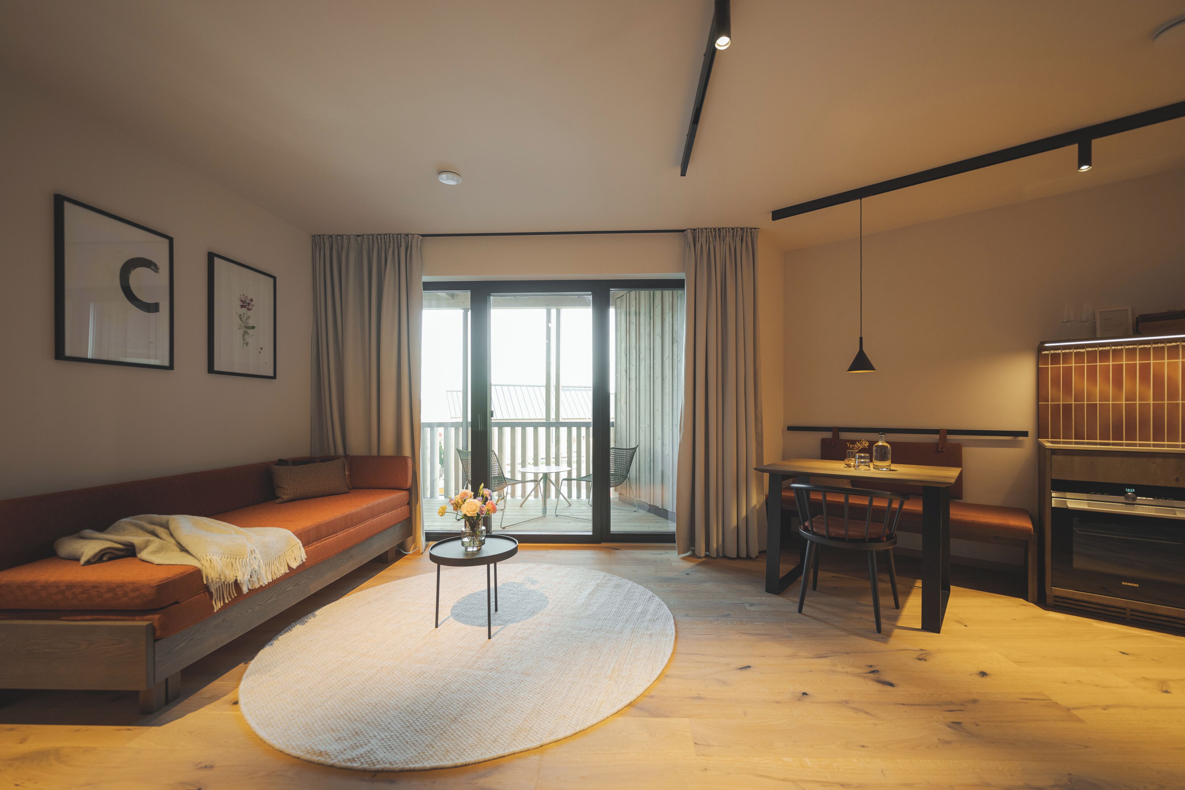 Artículos del minibar gratis y caja de seguridad en la habitación 