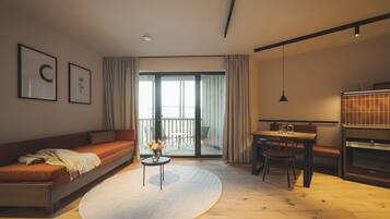 Artículos del minibar gratis y caja de seguridad en la habitación