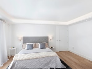 Room, Private Bathroom | In-room safe, blackout curtains, soundproofing - Top Luxury Marbella Villa  (Marbella)
