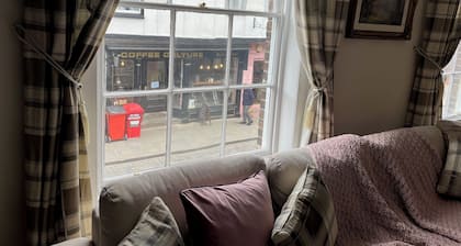 Two bed apartment with city view