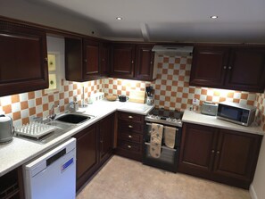 Fridge, microwave, oven, stovetop - Two bed apartment with city view (Lincoln)