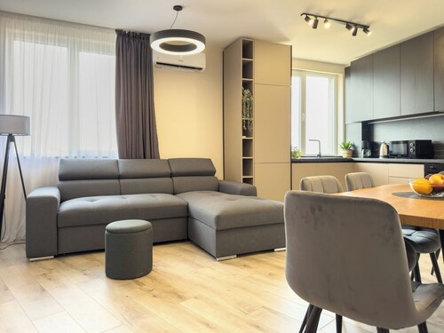 Two-Bedroom Modern Apartment