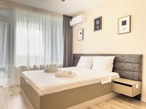 2 Schlafzimmer, Schreibtisch, Bügeleisen/Bügelbrett, WLAN