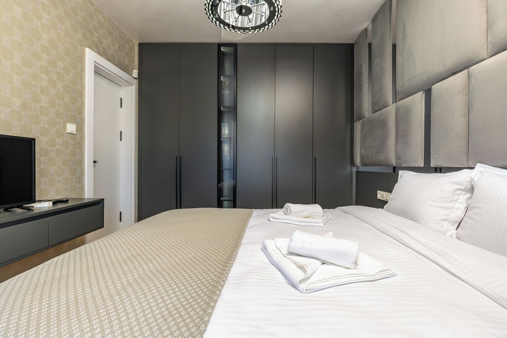 2 chambres, fer et planche à repasser, Wi-Fi, draps fournis