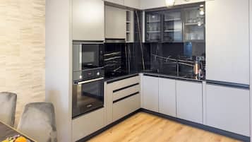 Køleskab, mikrobølgeovn, ovn, opvaskemaskine