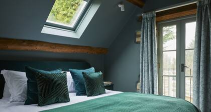 Lily Cottage - A Romantic Haven