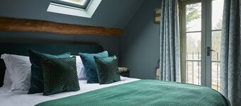 Lily Cottage - A Romantic Haven