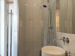 Departamento Confort, vista a la ciudad | Baño