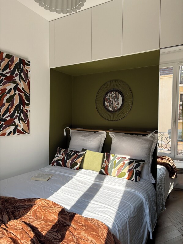 Departamento Confort, vista a la ciudad | 1 habitación, caja de seguridad en la habitación y cortinas blackout 